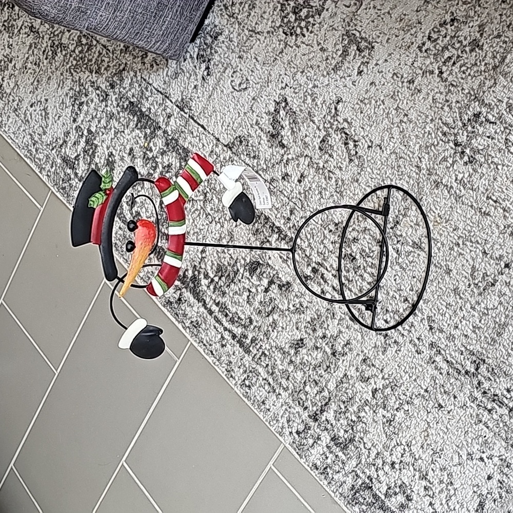 METAL POINSETTIA HOLDER